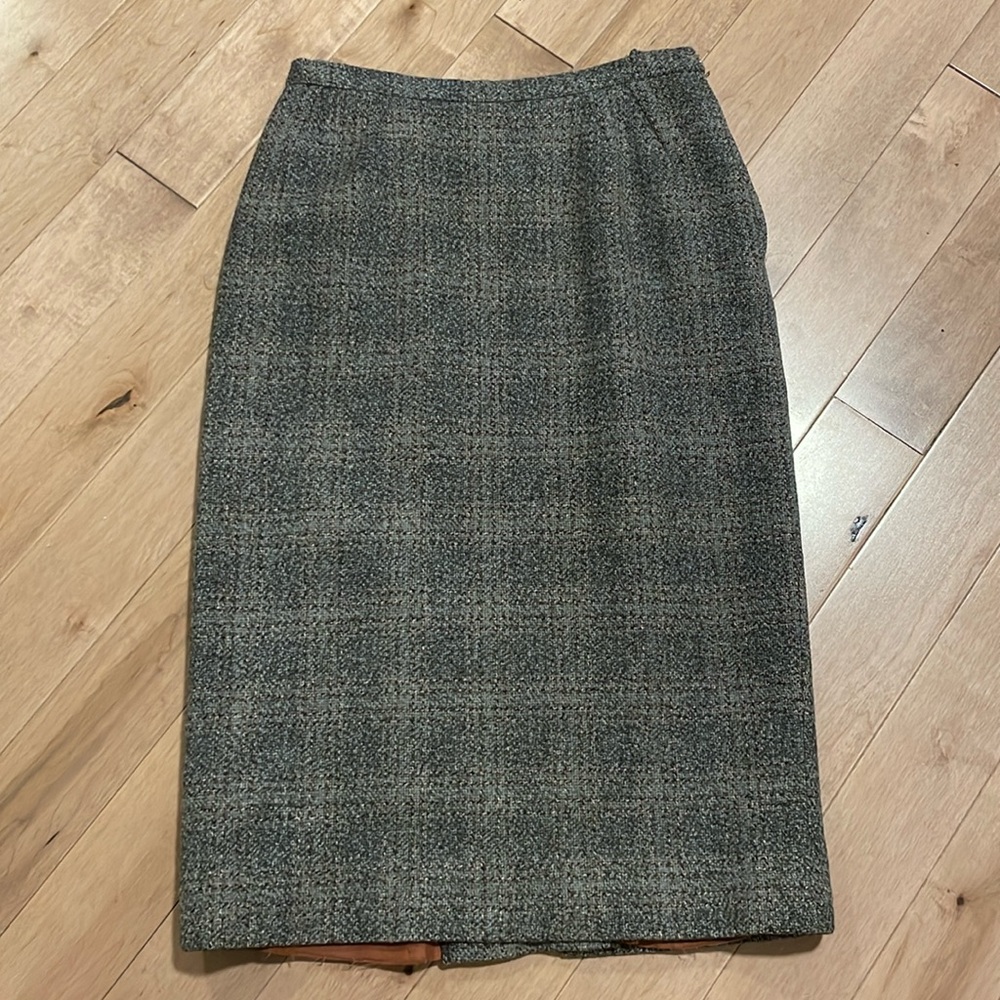 Dark Academia closet: Size 8 pencil skirt.